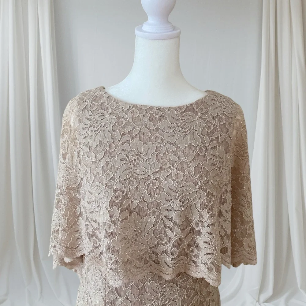 Jessica Howard Scalloped Shimmer Stretch Lace Capelet Dress Champagne 10P - Picture 2 of 9